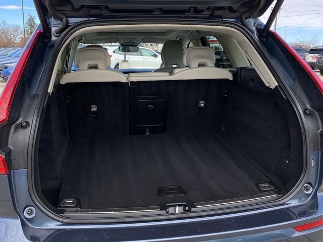 2023 Volvo XC60 Plus Bright Theme