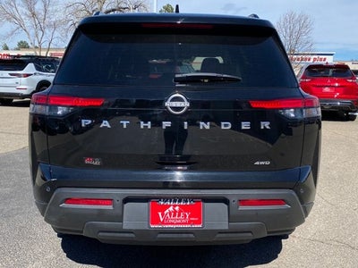 2025 Nissan Pathfinder SV