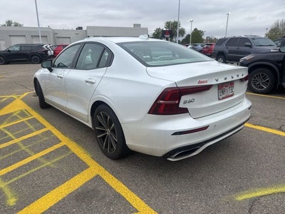 2021 Volvo S60 T5 Momentum