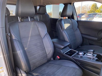 2024 Mitsubishi Outlander PHEV SE