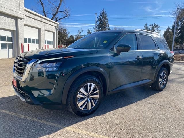 2025 Nissan Pathfinder SL