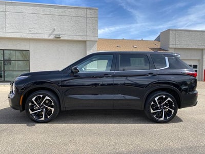 2024 Mitsubishi Outlander SE