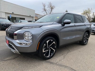 2024 Mitsubishi Outlander SE