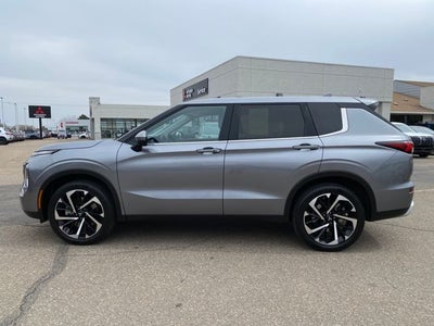 2024 Mitsubishi Outlander SE