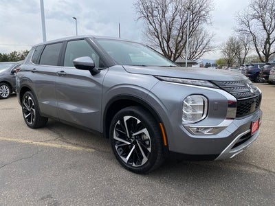 2024 Mitsubishi Outlander SE