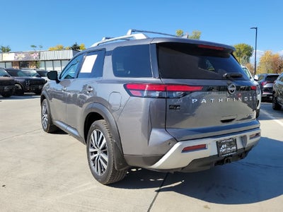 2022 Nissan Pathfinder Platinum
