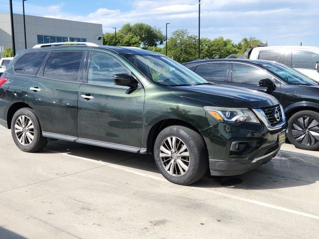 2019 Nissan Pathfinder SV