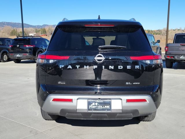 2025 Nissan Pathfinder SL